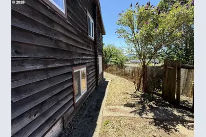 146 1st St, Myrtle Point, OR 97458 - Photo 10