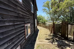 146 1st St, Myrtle Point, OR 97458 - Photo 10