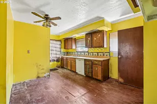 1637 NE 75th Ave, Portland, OR 97213 - Photo 8
