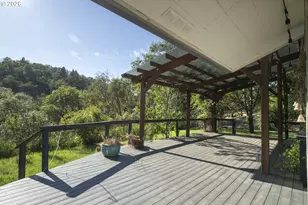 302 Arcadia Dr, Roseburg, OR 97471 - Photo 40