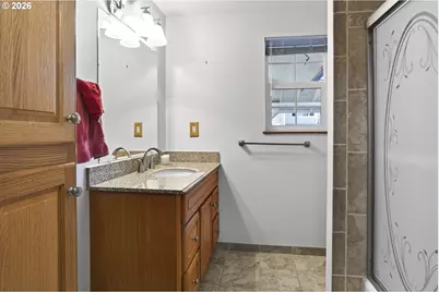 302 Arcadia Dr, Roseburg, OR 97471 - Photo 16
