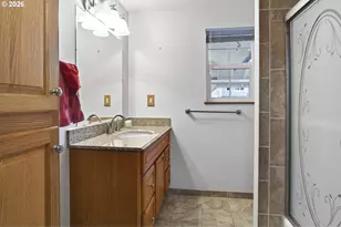 302 Arcadia Dr, Roseburg, OR 97471 - Photo 16