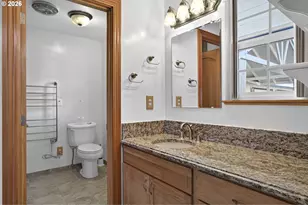 302 Arcadia Dr, Roseburg, OR 97471 - Photo 20
