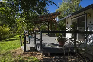 302 Arcadia Dr, Roseburg, OR 97471 - Photo 34
