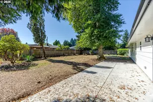 2795 Kalmia St, Eugene, OR 97404 - Photo 42