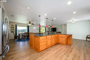 1220 NE Cambrian Ct, Roseburg, OR 97470 - Photo 14