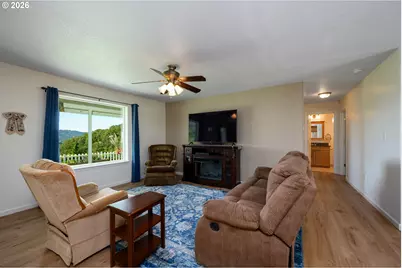 1220 NE Cambrian Ct, Roseburg, OR 97470 - Photo 6
