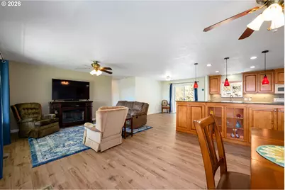 1220 NE Cambrian Ct, Roseburg, OR 97470 - Photo 8