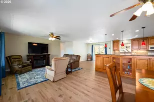 1220 NE Cambrian Ct, Roseburg, OR 97470 - Photo 8