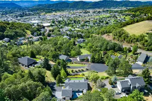 1220 NE Cambrian Ct, Roseburg, OR 97470 - Photo 42