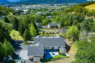 1220 NE Cambrian Ct, Roseburg, OR 97470 - Photo 36