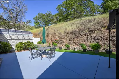 1220 NE Cambrian Ct, Roseburg, OR 97470 - Photo 30