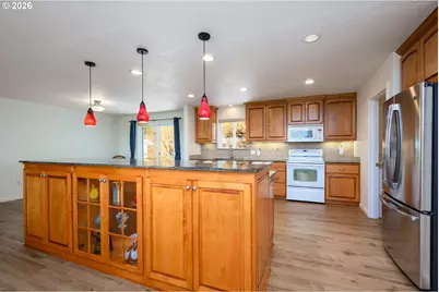 1220 NE Cambrian Ct, Roseburg, OR 97470 - Photo 10