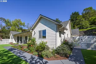 1220 NE Cambrian Ct, Roseburg, OR 97470 - Photo 4