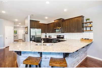 915 N Gibert Ct, Ridgefield, WA 98642 - Photo 8