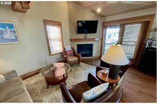 132 E Surfcrest Ave, Cannon Beach, OR 97110 - Photo 6