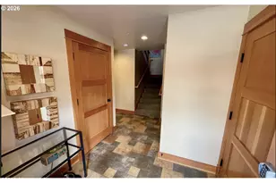 132 E Surfcrest Ave, Cannon Beach, OR 97110 - Photo 4