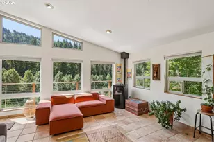 331 Lakeview Rd, White Salmon, WA 98672 - Photo 8