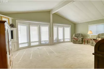 51587 SE Oak Grove Dr, Scappoose, OR 97056 - Photo 2