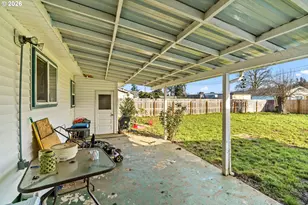 910 S 10th St, Cottage Grove, OR 97424 - Photo 16