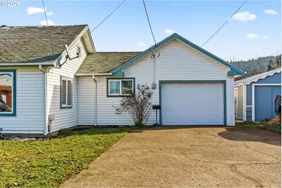 910 S 10th St, Cottage Grove, OR 97424 - Photo 2