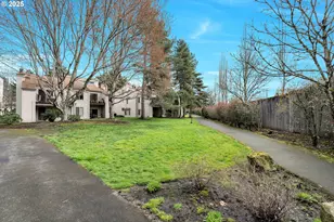 11746 SW Boones Bend Dr, Beaverton, OR 97008 - Photo 32