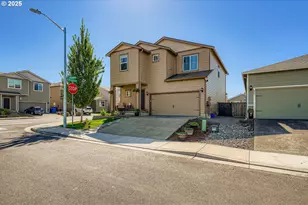 900 Bear Creek Dr, Molalla, OR 97038 - Photo 2