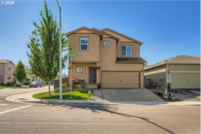 900 Bear Creek Dr, Molalla, OR 97038 - Photo 1