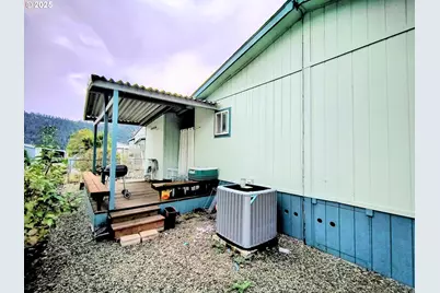 180 Twin Oaks Loop, Winston, OR 97496 - Photo 8