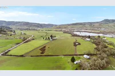 383 Brumbach Rd, Roseburg, OR 97470 - Photo 16