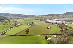 383 Brumbach Rd, Roseburg, OR 97470 - Photo 16