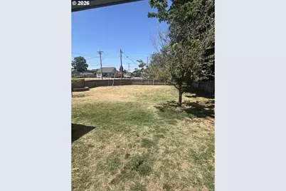 210 Birch St, Junction City, OR 97448 - Photo 2