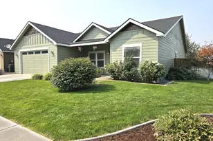 1002 SW Olive Ct, Hermiston, OR 97838 - Photo 2