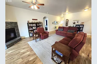 1002 SW Olive Ct, Hermiston, OR 97838 - Photo 10