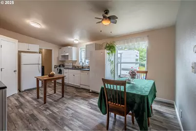 91382 Grinnell Ln, Coos Bay, OR 97420 - Photo 10