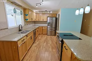 60031 Fairview Rd, Coquille, OR 97423 - Photo 6
