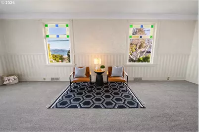 708 33rd St, Astoria, OR 97103 - Photo 4