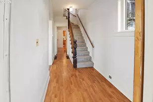 708 33rd St, Astoria, OR 97103 - Photo 2