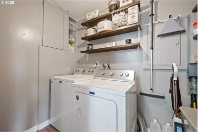 3102 Hemlock St, Longview, WA 98632 - Photo 4