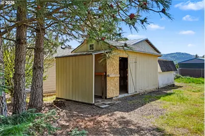 2662 S 12th St, Lebanon, OR 97355 - Photo 32