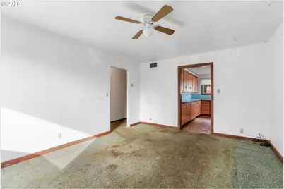 3400 Bradley Dr, Hood River, OR 97031 - Photo 6