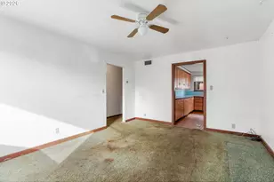 3400 Bradley Dr, Hood River, OR 97031 - Photo 6