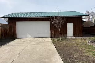 1235 NW Harwood St, Prineville, OR 97754 - Photo 2