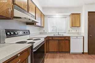 6760 SW 199th Ct, Beaverton, OR 97078 - Photo 12