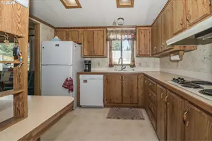 17460 NE Glisan St, Portland, OR 97230 - Photo 14