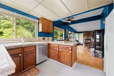 404 Chinook Ave, Astoria, OR 97103 - Photo 14