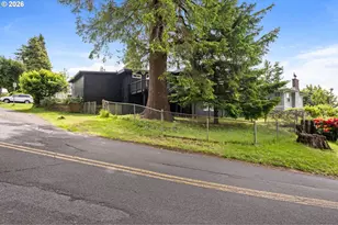 404 Chinook Ave, Astoria, OR 97103 - Photo 2