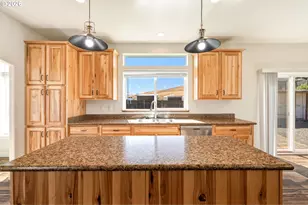 111 NW Vanderpool St, Dufur, OR 97021 - Photo 12