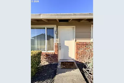 16656 SE Moon Ave, Milwaukie, OR 97267 - Photo 2
