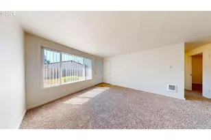 16656 SE Moon Ave, Milwaukie, OR 97267 - Photo 4